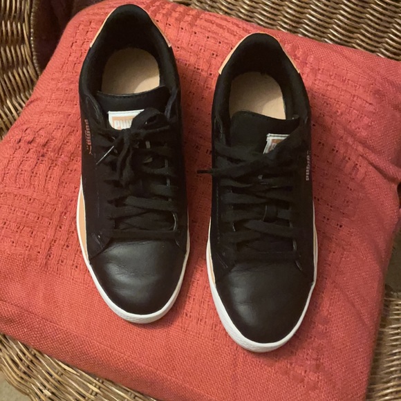 Puma Classics Black with Peach size 8 1/2 - Picture 2 of 10